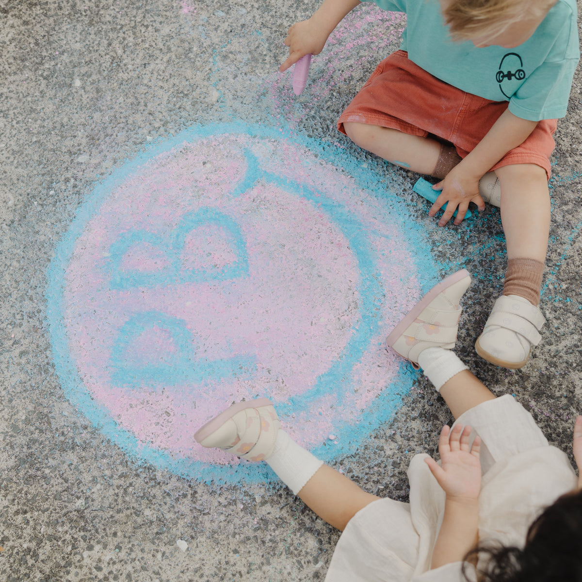 BROOKLYN Stone Smiley